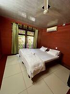 Misty Night Jungle Side Resort