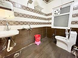 Hotel Rudra - near Ghats and Temple