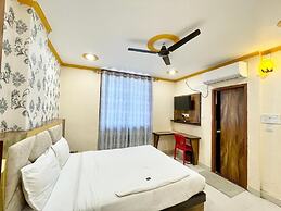 Hotel Rudra - near Ghats and Temple