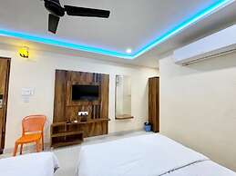 Hotel Rudra - near Ghats and Temple