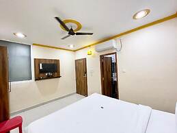 Hotel Rudra - near Ghats and Temple