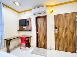 Hotel Rudra - near Ghats and Temple