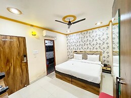 Hotel Rudra - near Ghats and Temple