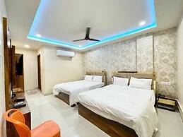 Hotel Rudra - near Ghats and Temple