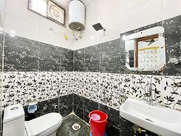 Hotel Rudra - near Ghats and Temple