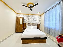 Hotel Rudra - near Ghats and Temple