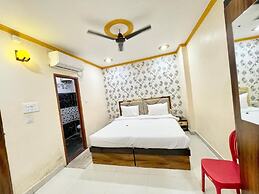 Hotel Rudra - near Ghats and Temple