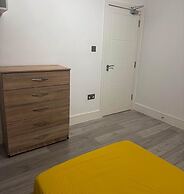 Enchanting 4-bed House in Enfield