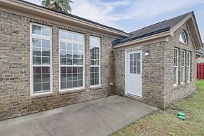 3 Mi to Oglethorpe Mall: Home w/ Fenced Yard!