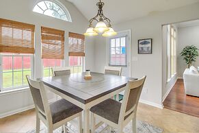 3 Mi to Oglethorpe Mall: Home w/ Fenced Yard!