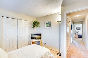 Lakefront Osage Beach Condo w/ Water-view Balcony!