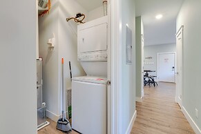 Walk to Shops on Front Street: Traverse City Condo