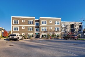 Walk to Beach: Traverse City Condo on Front Street