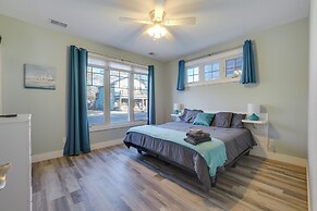 Walk to Beach: Traverse City Condo on Front Street