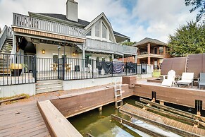 Dock & Outdoor Entertainment: Home on Lake Conroe