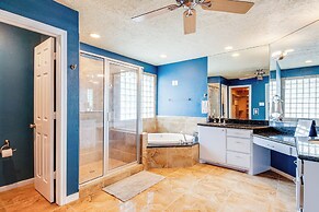 Dock & Outdoor Entertainment: Home on Lake Conroe