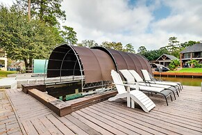 Dock & Outdoor Entertainment: Home on Lake Conroe