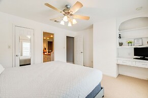 Dock & Outdoor Entertainment: Home on Lake Conroe