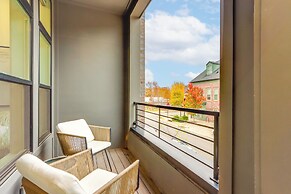 Near Downtown: Luxury Townhome in Bentonville!
