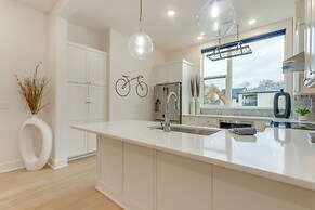 Near Downtown: Luxury Townhome in Bentonville!