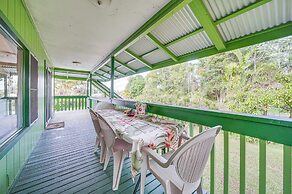 4 Mi to Ocean: Quiet Keaau Apartment