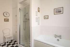 Host Stay Chatsworth Court Apartment