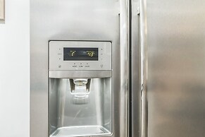 Family-friendly 3br Oasis In Powder Springs 3 Bedroom Home