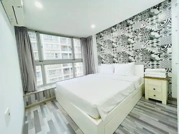 Scenic Valley View Residence