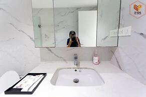 Sunrise City View Apartment