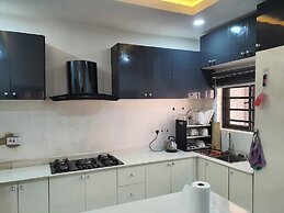 Readyhomes  Shortlets and Apartments