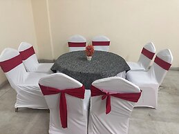 Hotel Ashray Noida