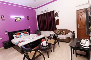 Hotel Ashray Noida