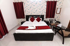 Hotel Ashray Noida