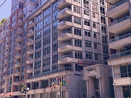 Comfy Suites Rogers Centre Free Parking