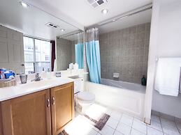 Comfy Suites Rogers Centre Free Parking