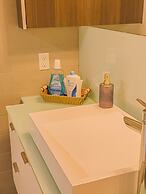 Comfy Suites Rogers Centre Free Parking