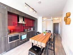 Comfy Suites Rogers Centre Free Parking