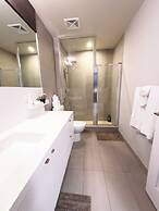 Comfy Suites Rogers Centre Free Parking