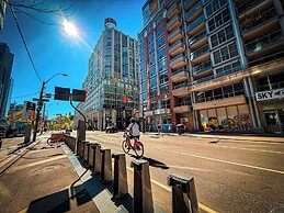 Comfy Suites Rogers Centre Free Parking