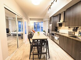 Comfy Suites Rogers Centre Free Parking