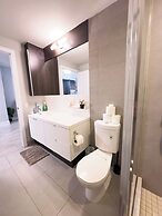 Comfy Suites Rogers Centre Free Parking