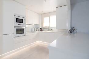 Cosy Apartment With Communal Pool