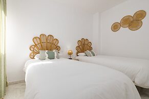 Plush Penthouse With Terrace