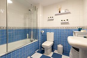 Plush Penthouse With Terrace