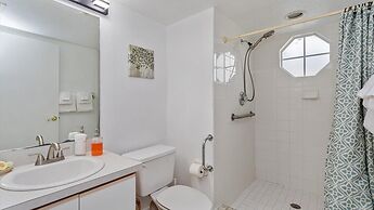 Villas at Island Club Community, Pools, Jacuzzi and More!