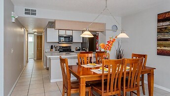 Villas at Island Club Community, Pools, Jacuzzi and More!