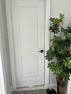 Relax in Style Clean Comfy in a Prime 1ZB