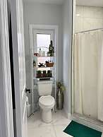 Relax in Style Clean Comfy in a Prime 1ZB