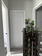 Relax in Style Clean Comfy in a Prime 1ZB