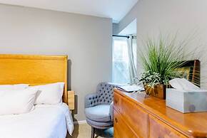 Relax in Style Clean Comfy in a Prime 1ZB